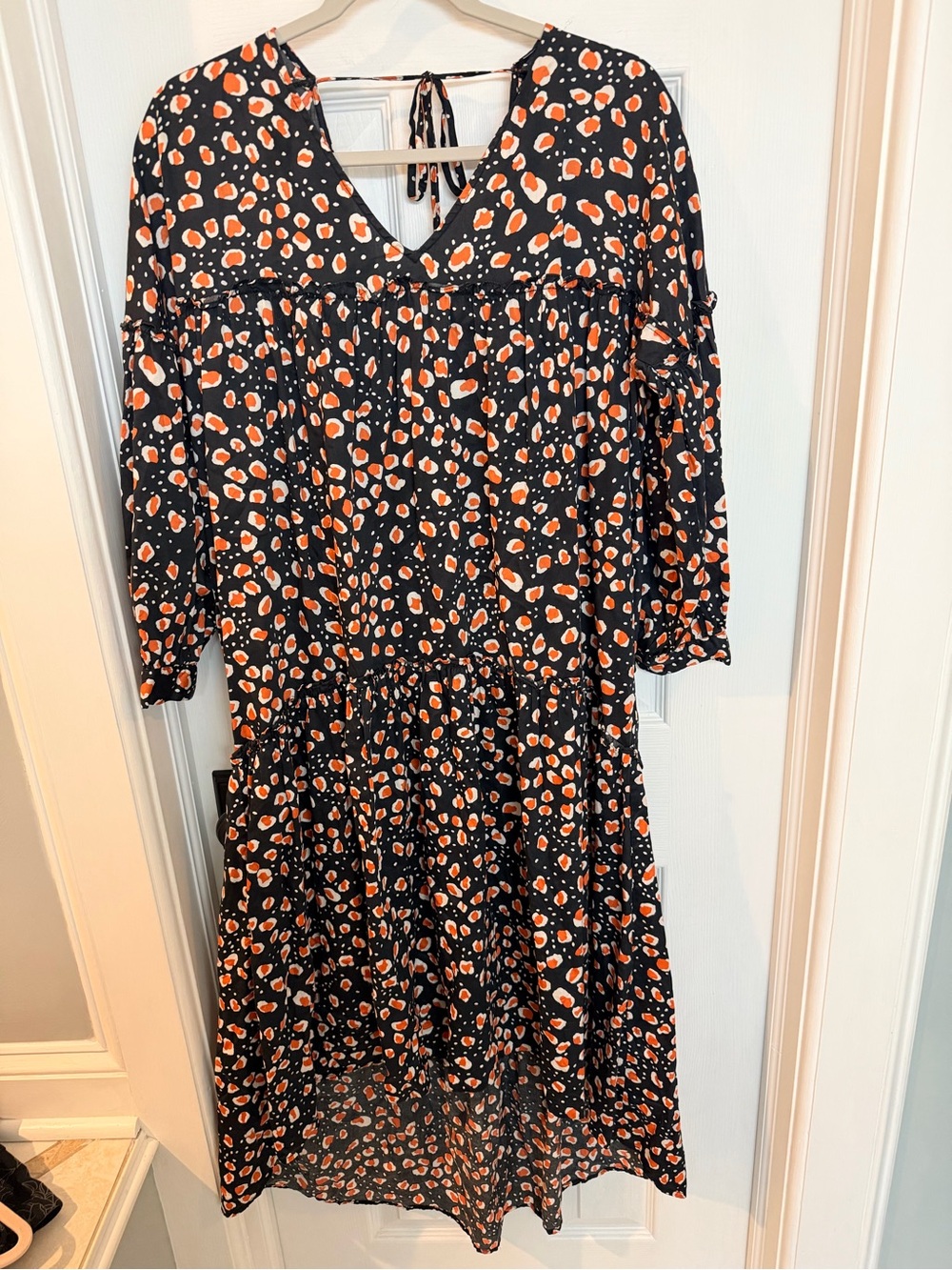 🧡 Who What Wear Abstract Print Tiered Maxi Dress – Black & Orange - Picture 2 of 8